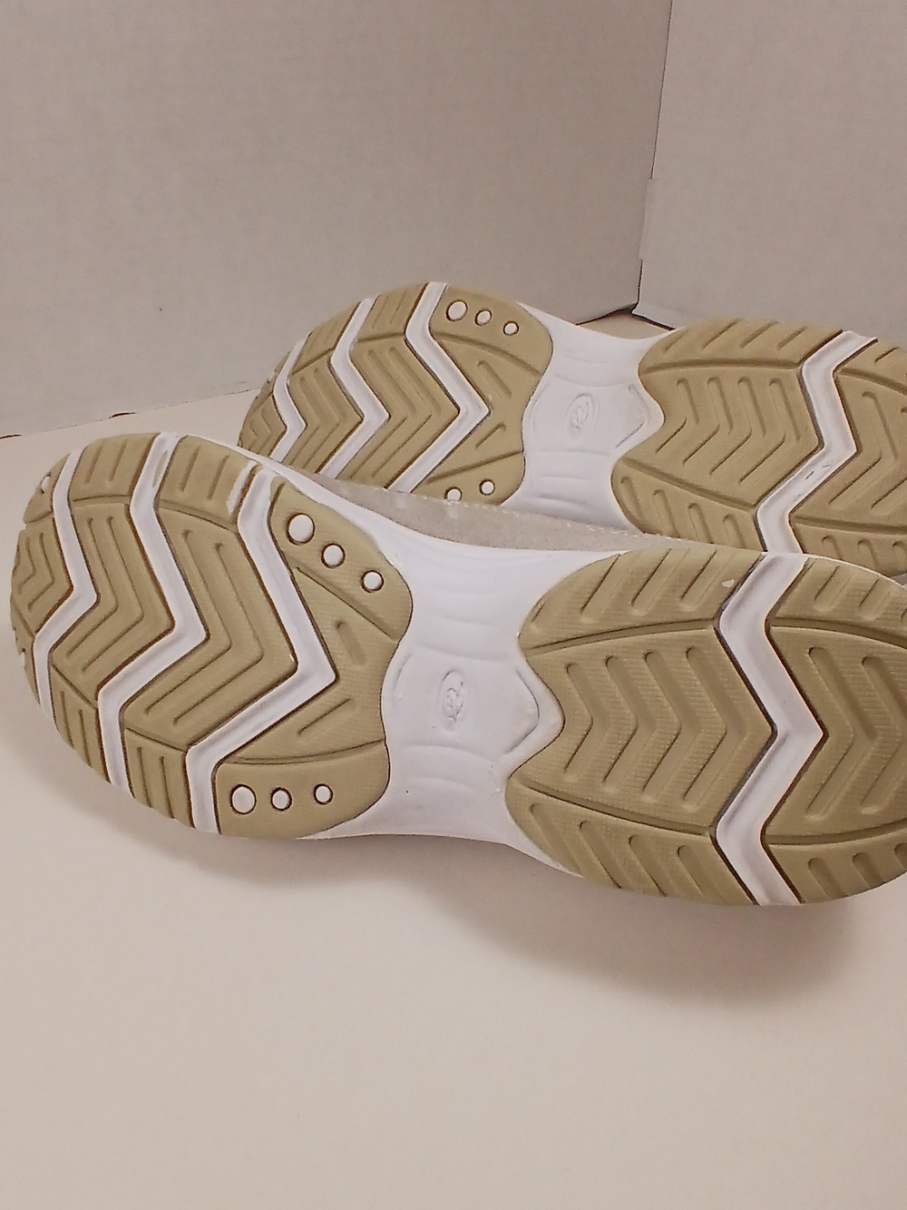 Easy Spirit Women's 8W Beige Slip-On Mules Walking Comfort Shoes - Picture 7 of 7